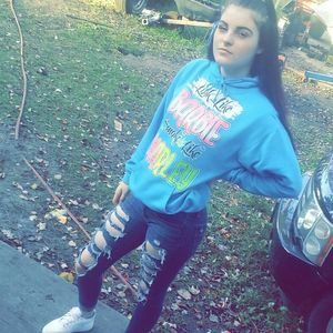 Meet your Posher, Alyssa